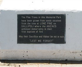 War Memorial And Heroes Avenue, Roma - Accommodation QLD 1