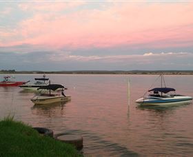 Lake Wyangan ACT Accommodation QLD