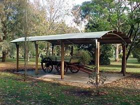 Umpherston Sinkhole - Accommodation QLD 2