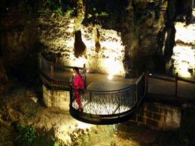 Cave Gardens - Accommodation QLD 1