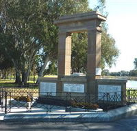 Memorial Park and Garden - Accommodation QLD