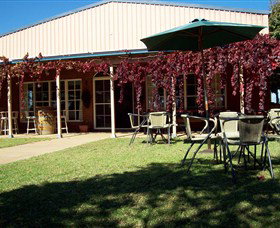 Red Earth Estate Vineyard - Accommodation QLD 1