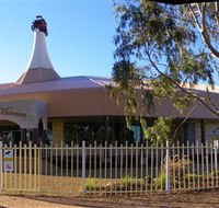 McFeeters Motor Museum and Visitor Information Centre - Accommodation QLD