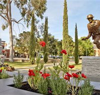 Private Robert Mactier Statue - Accommodation QLD