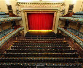 Her Majesty's Theatre - Accommodation QLD 1
