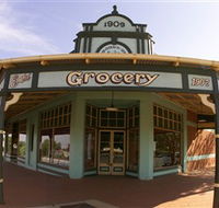 Up-To-Date Store Cultural and Learning Precinct - Accommodation QLD