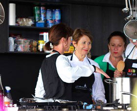 Food I Am Cooking School - Accommodation QLD 4