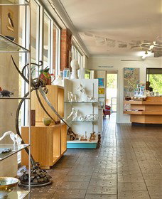 GIGS - Gateway Island Gallery And Studios - Accommodation QLD 0