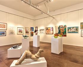 GIGS - Gateway Island Gallery And Studios - Accommodation QLD 2