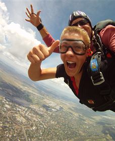 Skydive Canberra - Accommodation QLD 4