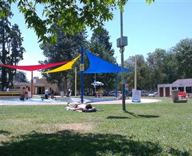 Manuka Pool - Accommodation QLD 1