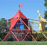 Fadden Pines Playground - Accommodation QLD