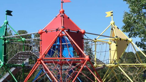 Fadden Pines Playground - Accommodation QLD 3