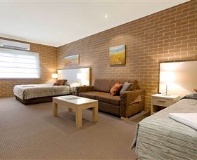 Imperial Hotel - Accommodation QLD 2