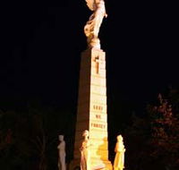 Cenotaph and Memorial Gates - Accommodation QLD