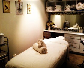 Refresh Face And Body - Accommodation QLD 0