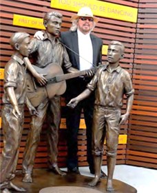 Bee Gees Way - Accommodation QLD 1