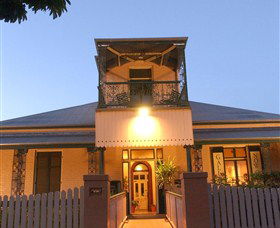 Grafton Regional Art Gallery - Accommodation QLD 0