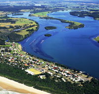 Manning Point Beach - Accommodation QLD