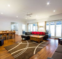 The Retreat Port Stephens - Accommodation QLD