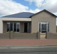 Stansbury Beach House - Accommodation QLD
