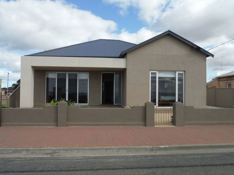 Stansbury Beach House - Accommodation QLD 2