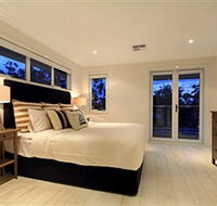 The Beach House Sanctuary Point - Accommodation QLD