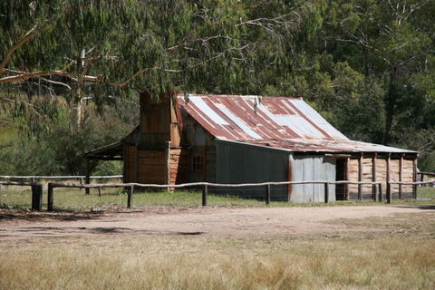 Australis 4WD Adventures - Accommodation QLD 2
