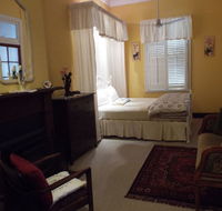 Guy House Bed and Breakfast - Accommodation QLD