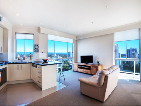 Pacific Views Resort - Accommodation QLD 2