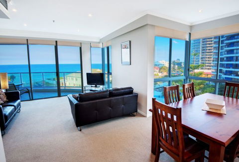 Pacific Views Resort - Accommodation QLD 8