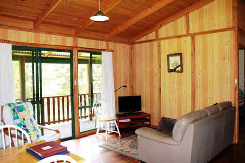Hawke Brook Chalets - Accommodation QLD 4