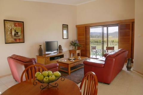 Nightingale Wines Luxury Villas - Accommodation QLD 1