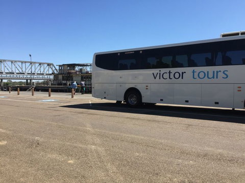 Victor Tours - Accommodation QLD 3