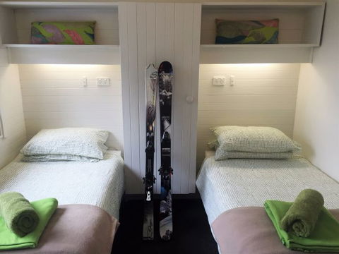 Elk At Falls - Accommodation QLD 0