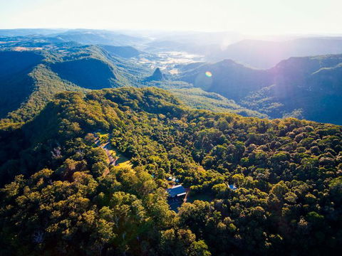 International Park Tours Walking Holidays - Accommodation QLD 0