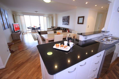 Oscar On Main - Accommodation QLD 3