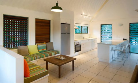 The Retreat Beach Houses - Accommodation QLD 2