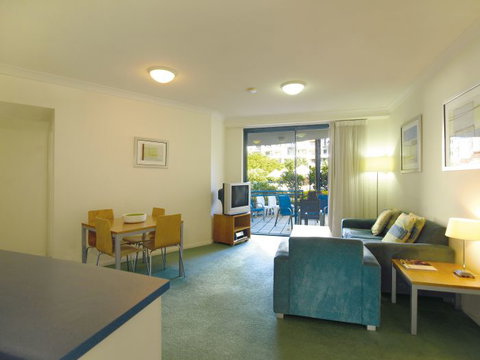 Oaks Calypso Plaza - Accommodation QLD 2