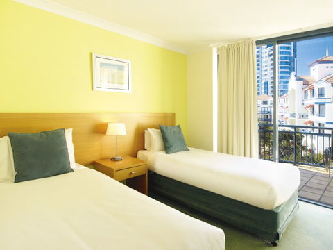 Oaks Calypso Plaza - Accommodation QLD 5