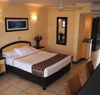 Bay Village Tropical Retreat