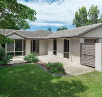 At Theme Park Central Holiday House - Accommodation QLD