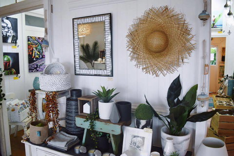 DBar Gallery - Accommodation QLD 1