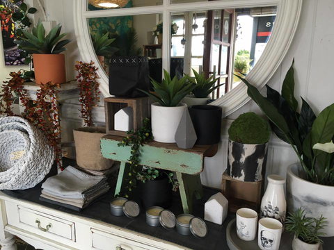 DBar Gallery - Accommodation QLD 2