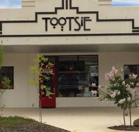 Tootsie Fine Art and Design - Accommodation QLD