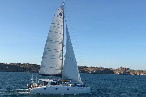 SAILING CHARTER TO CARNAC ISLAND - Accommodation QLD 0