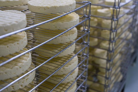 A Sommelier Guided Tour: Thursday Afternoon Wine Gin Cheese & Cocktails - Accommodation QLD 14