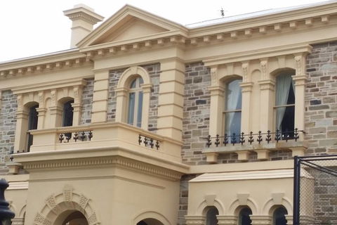Adelaide Walking Tour: Hills, Squares And Parklands - Accommodation QLD 4