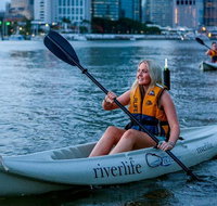 Saturday Night Brisbane Kayak Tour with Optional BBQ Dinner