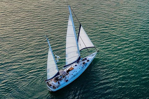 Full-Day Adventure Sailing Experience: Circumnavigate Magnetic Island - Accommodation QLD 1